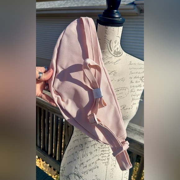 Pink Crossbody Waist Bag Large Capacity NWT! - Picture 3 of 6